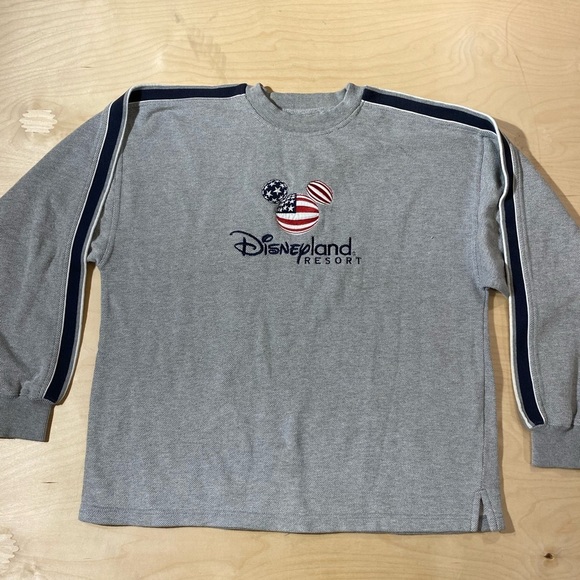 Disneyland Resort Sweatshirt Medium (AL) - Picture 1 of 9